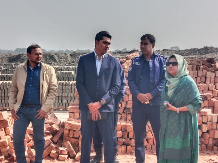 অবৈধ ১১ ইটভাটার কার্যক্রম বন্ধ, ২৯ কেজি পলিথিন জব্দ